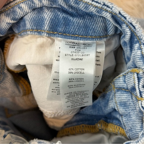 Good American GOOD STANDARD BERMUDA SHORTS denim SZ 4/27 high rise washed blue - Picture 9 of 10